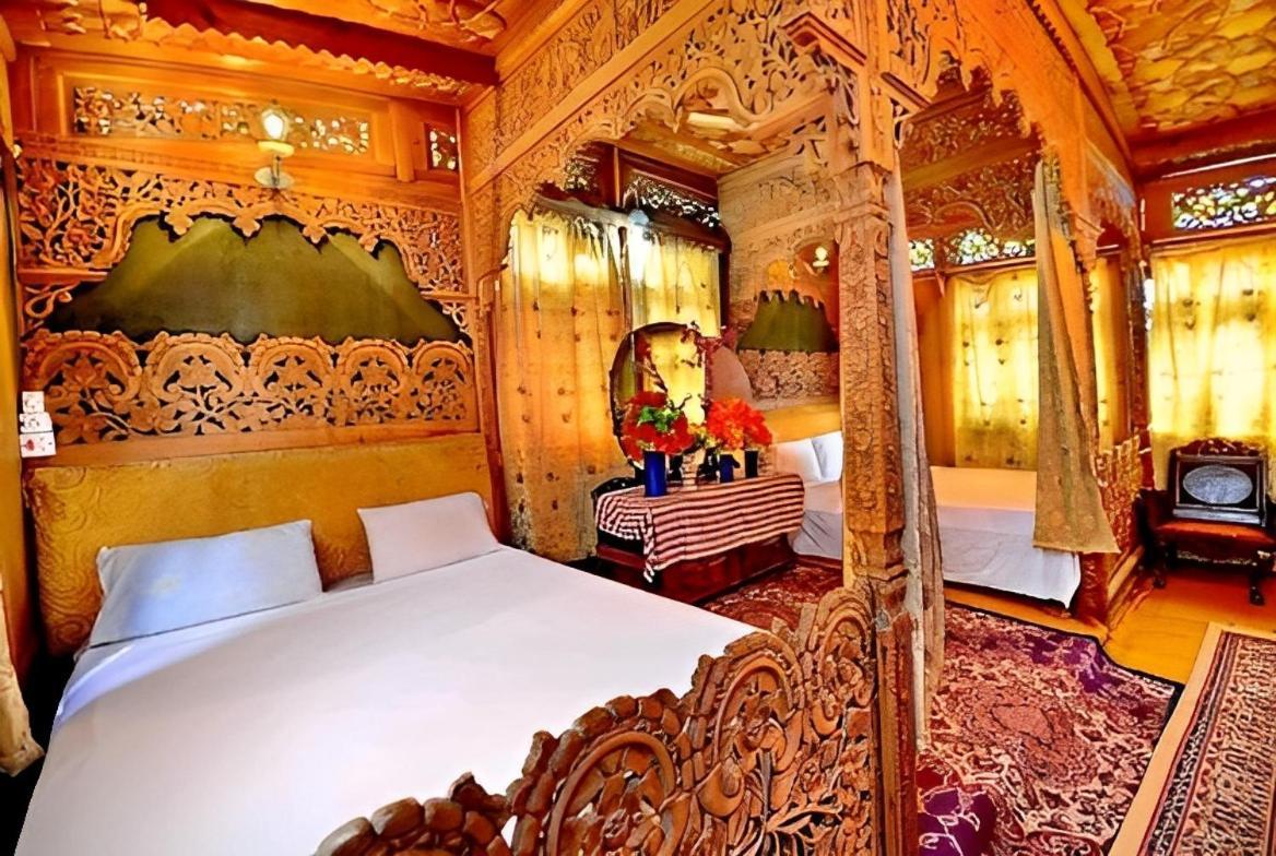 Heritage Amina Group Of Houseboats Hotel Srinagar  Luaran gambar