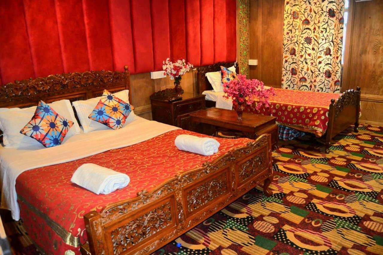 Heritage Amina Group Of Houseboats Hotel Srinagar  Luaran gambar