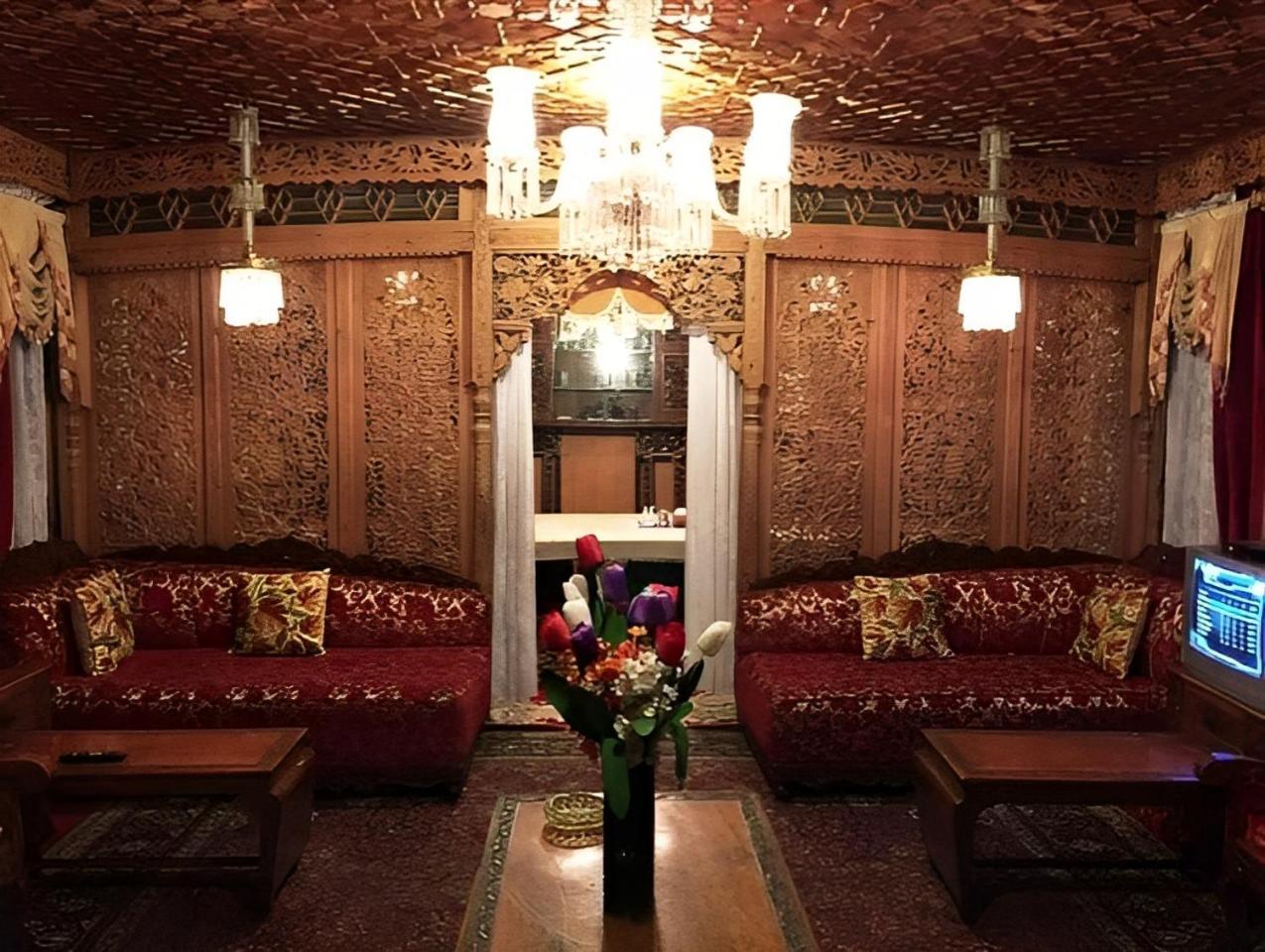 Heritage Amina Group Of Houseboats Hotel Srinagar  Luaran gambar