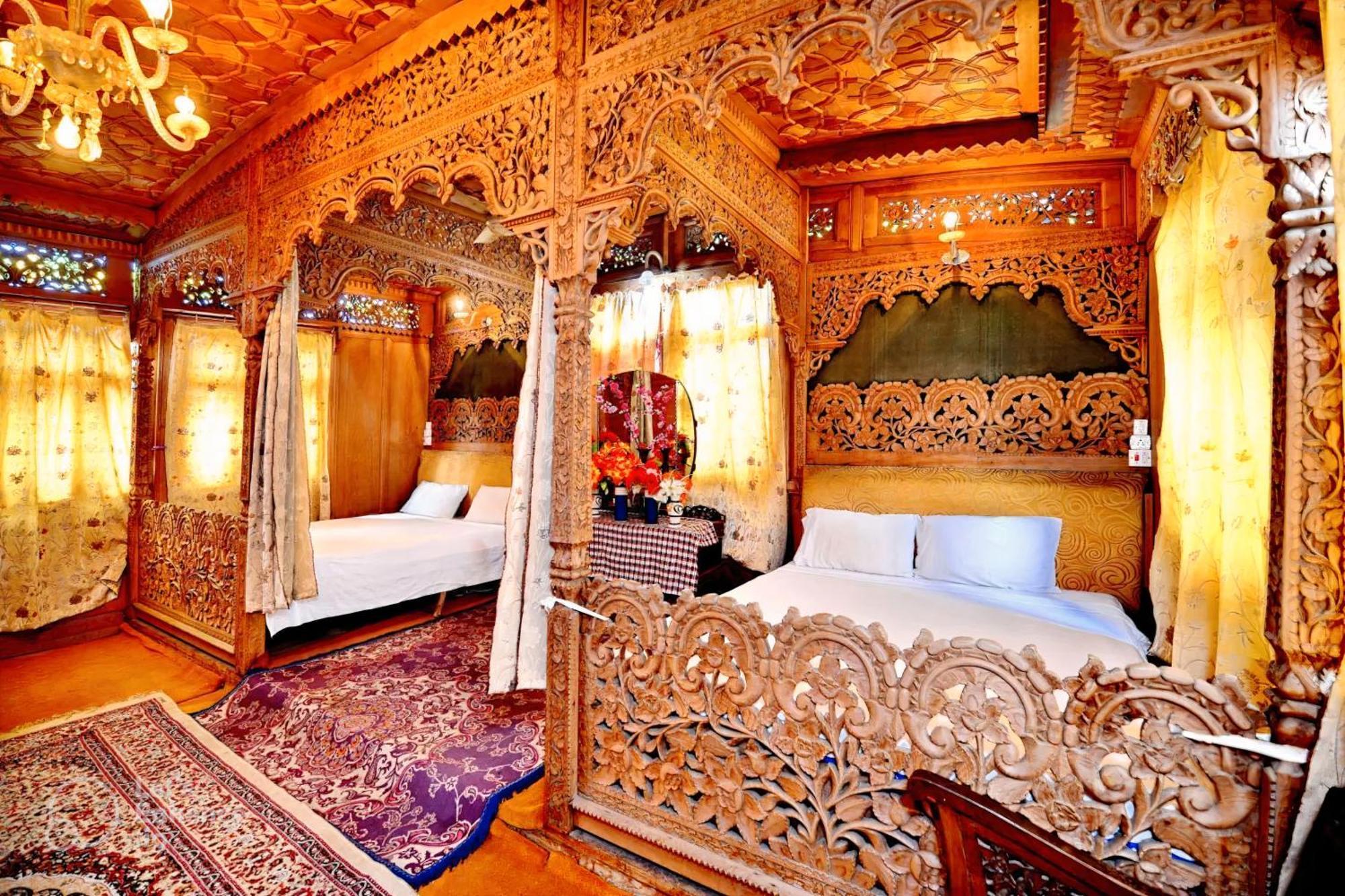 Heritage Amina Group Of Houseboats Hotel Srinagar  Luaran gambar