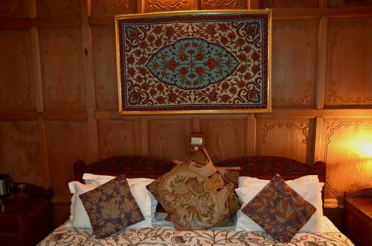 Heritage Amina Group Of Houseboats Hotel Srinagar  Luaran gambar
