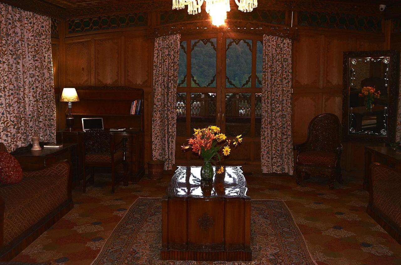 Heritage Amina Group Of Houseboats Hotel Srinagar  Luaran gambar