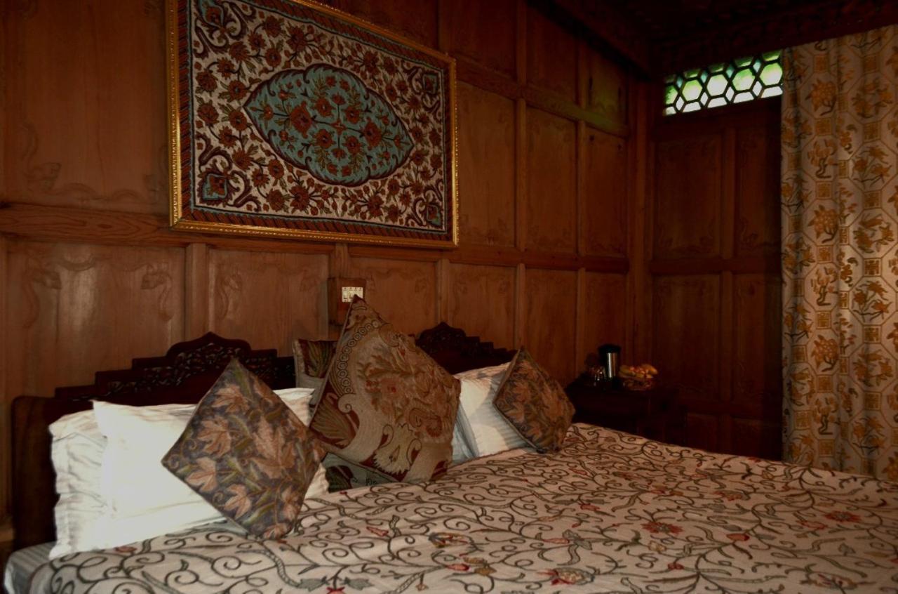 Heritage Amina Group Of Houseboats Hotel Srinagar  Luaran gambar
