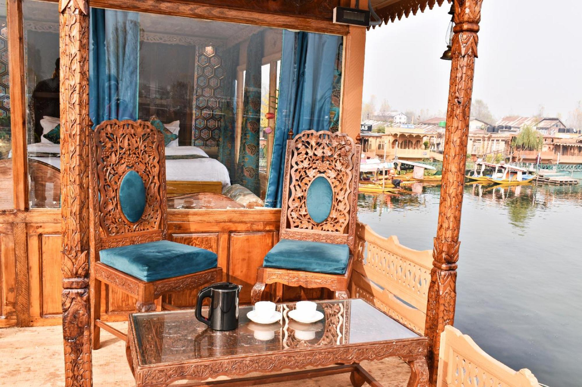 Heritage Amina Group Of Houseboats Hotel Srinagar  Luaran gambar