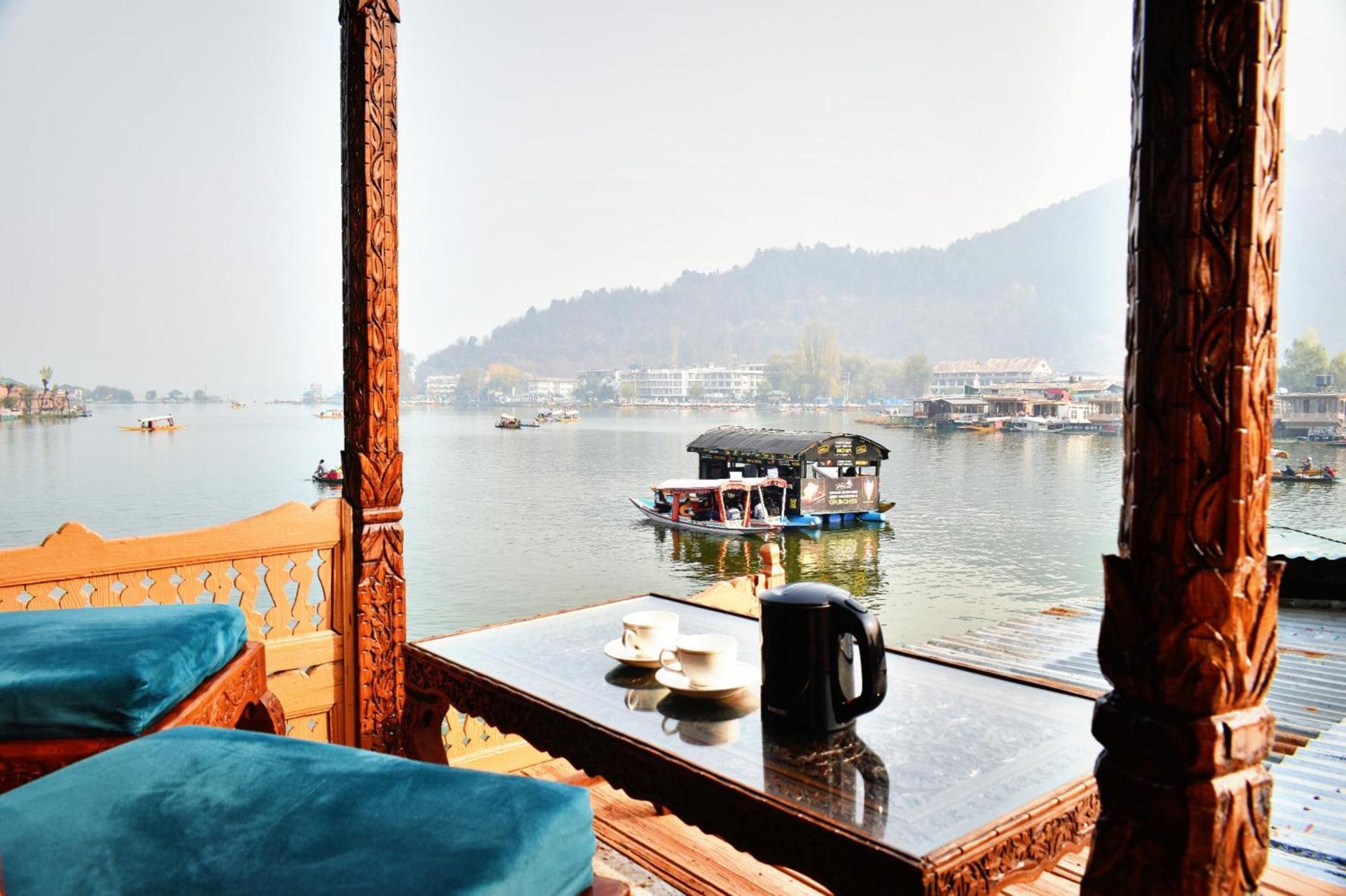 Heritage Amina Group Of Houseboats Hotel Srinagar  Luaran gambar